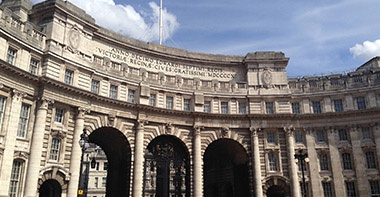 Ӣ�����ȴ�ѧ